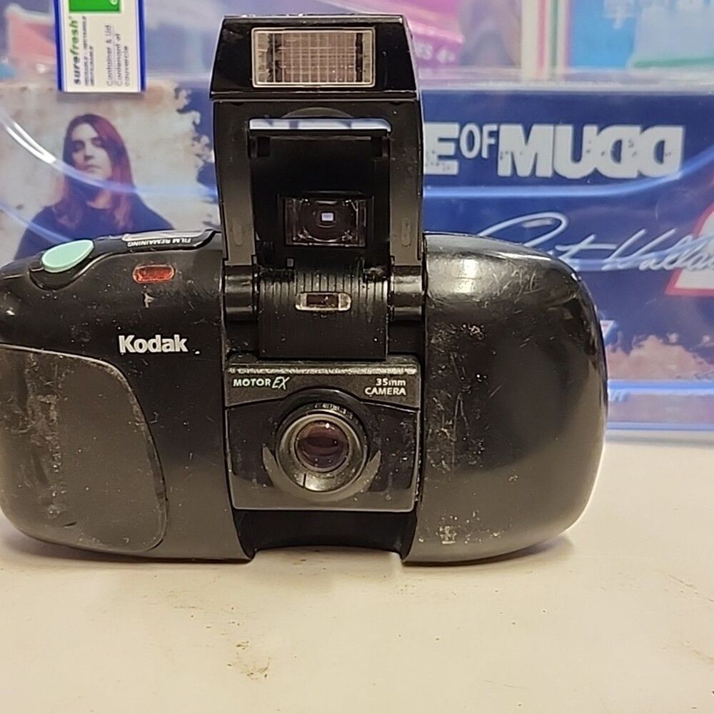Kodak Cameo Focus Free 35MM Film Camera TESTED WORKS